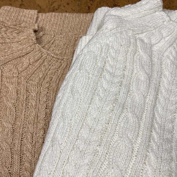 🌺SOLD OUT🌺2 “Blue Grey” cable knit sweater - Picture 5 of 16